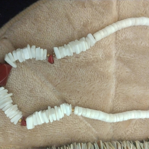 Authentic Vintage Shell Necklaces - Picture 9 of 16